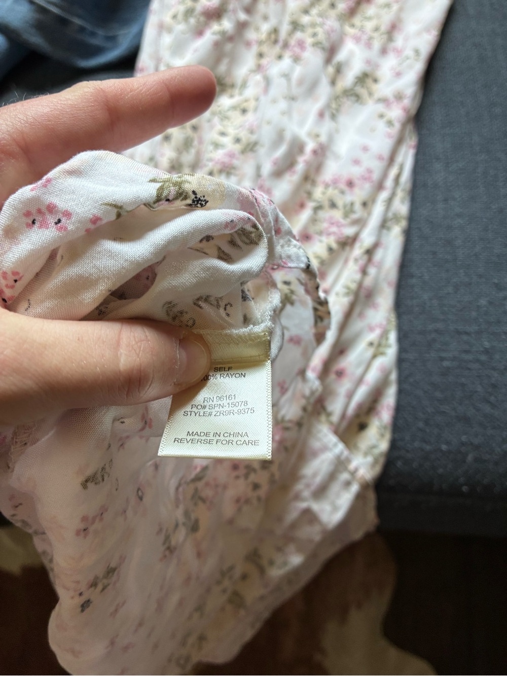 Women's Bebop maxi floral dress
size medium
100% rayon - Picture 5 of 5